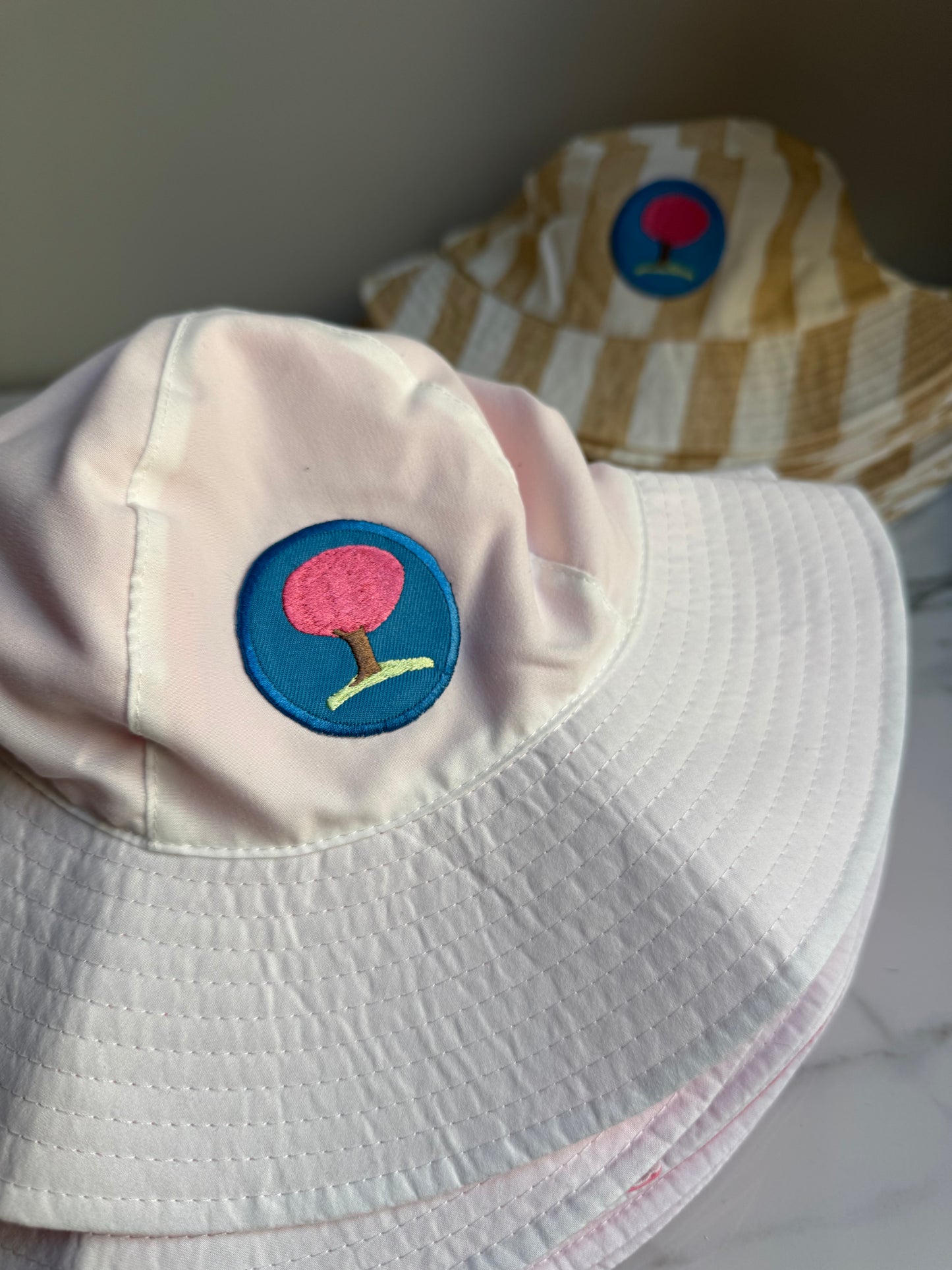 Bucket hats (Burns)