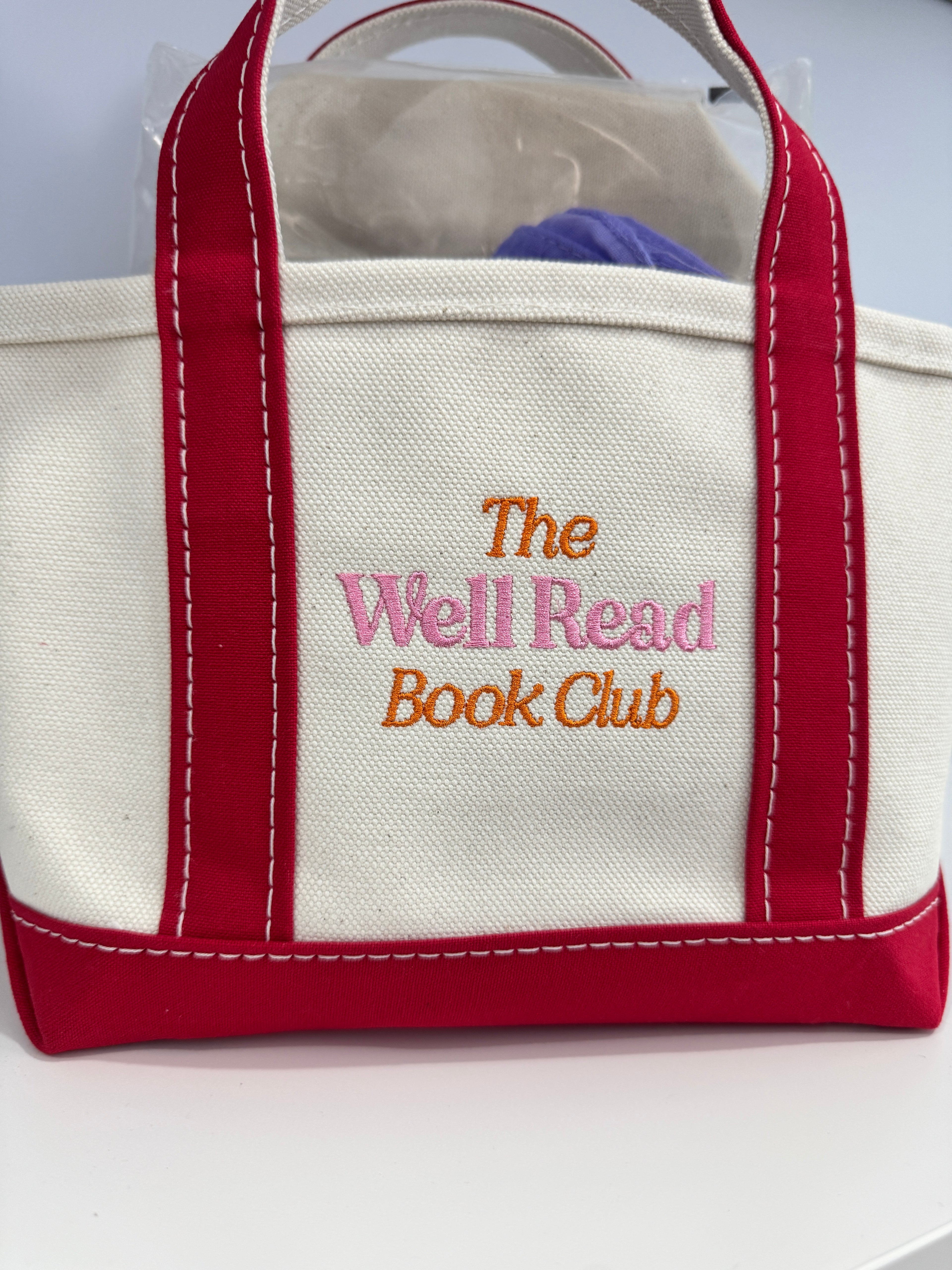 3 well read logo items